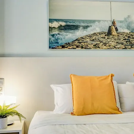 The Oasis By Hello Homes *